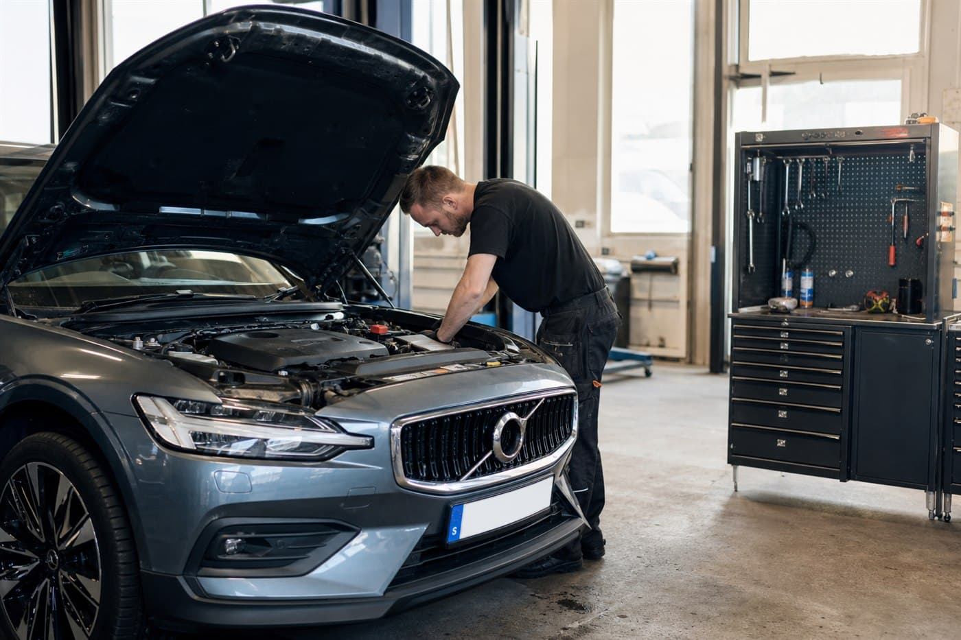 Bilservice hos Huddinge Motor AB